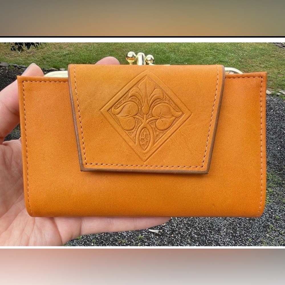 Retro Amity Vintage Cowhide Embossed Orange Leather Kiss-Lock Wallet